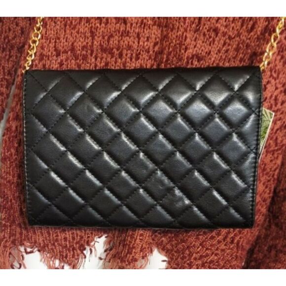 NWT - Badgley Mishka Quilted Crossbody with Gold Studs - Picture 3 of 11